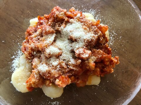 鶏ひき肉でミートソースニョッキ!